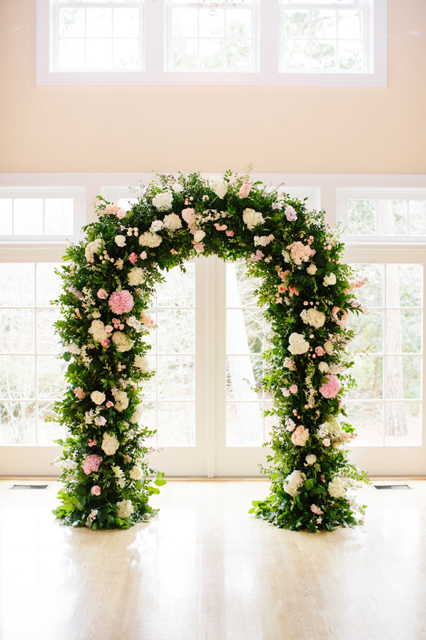 Founder's Inn outdoor ceremony